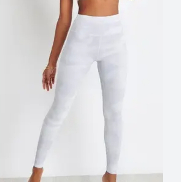 Alo Yoga White Camo Vapor Legging Womens - Picture 6 of 6